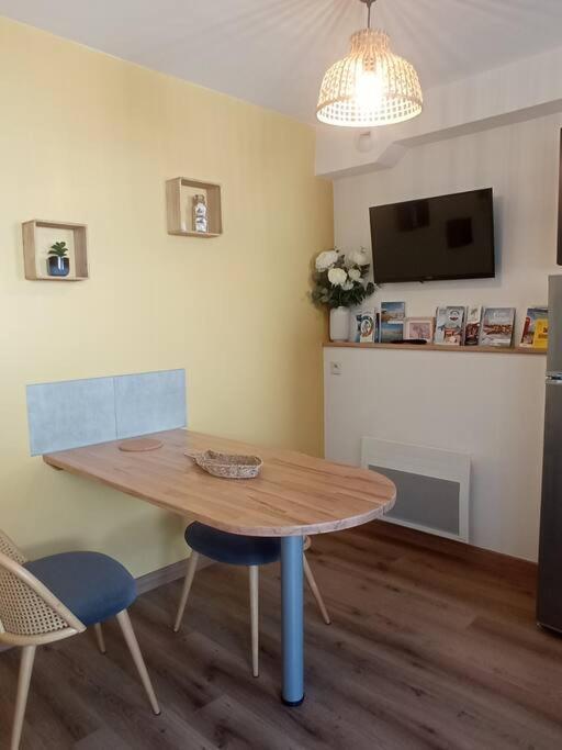 A 50 M De La Plage, Appartement De 35 M2 : Les Pieds Sales Bréhal Eksteriør billede