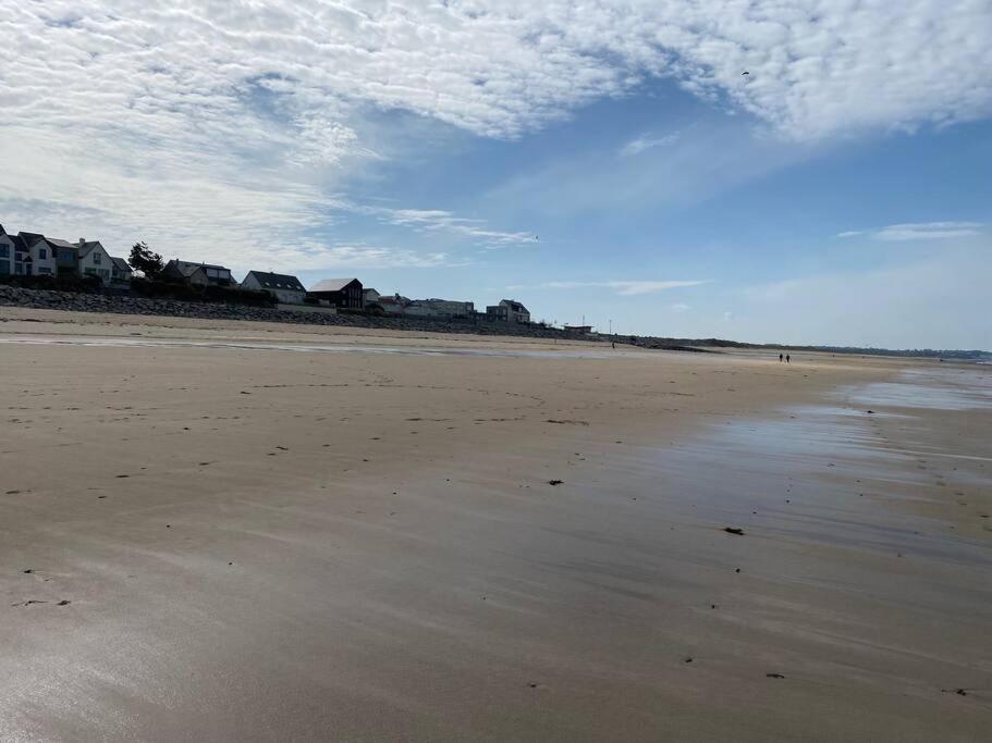 A 50 M De La Plage, Appartement De 35 M2 : Les Pieds Sales Bréhal Eksteriør billede